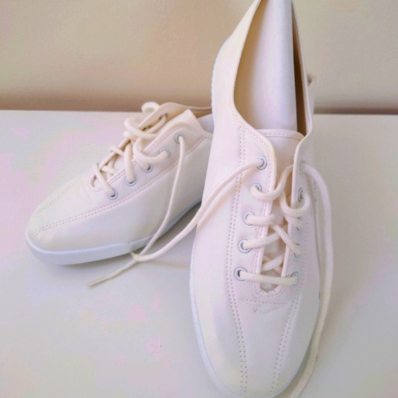Achilles Ladies Lux Soft Tennis Sneakers Size 8.5 US - Picture 2 of 3